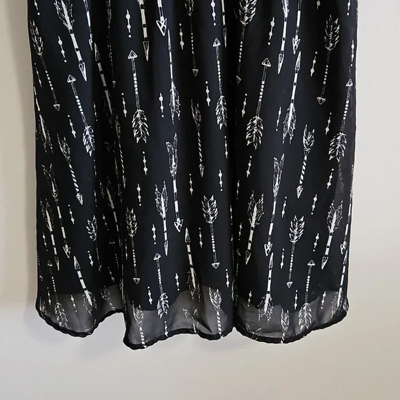 H&M Divided Black and White Patterned Dress - Picture 3 of 10